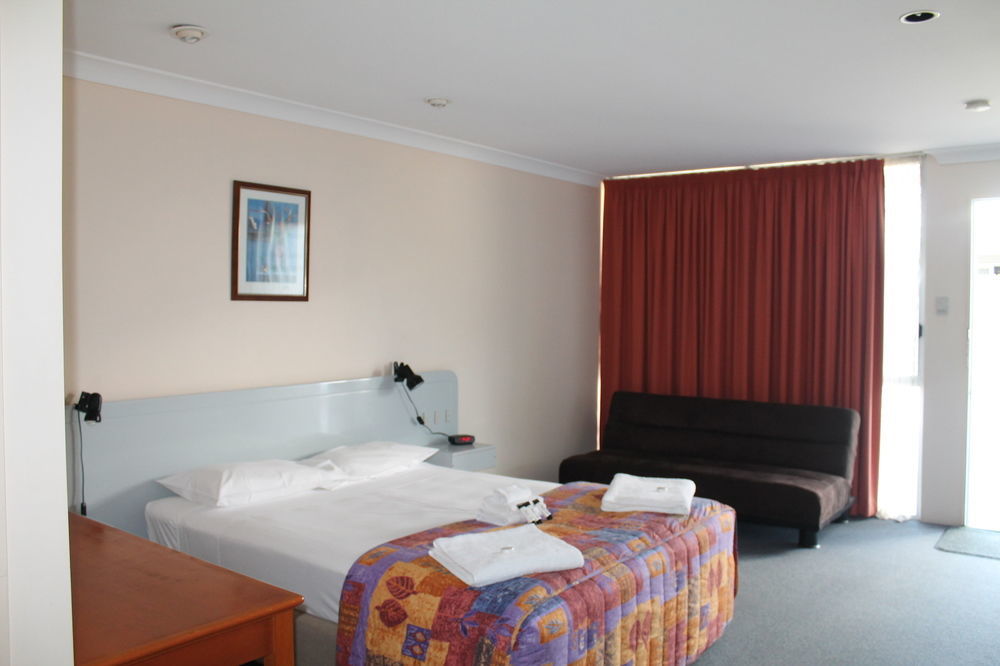 Alexander Motel Warwick Exteriör bild